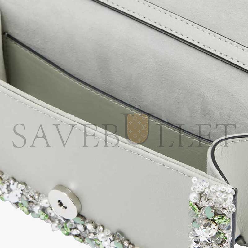 Va1e*ntin0 garavani locÒ small embellished leather shoulder bag 5w2b0n86nkg (20*10*6cm)